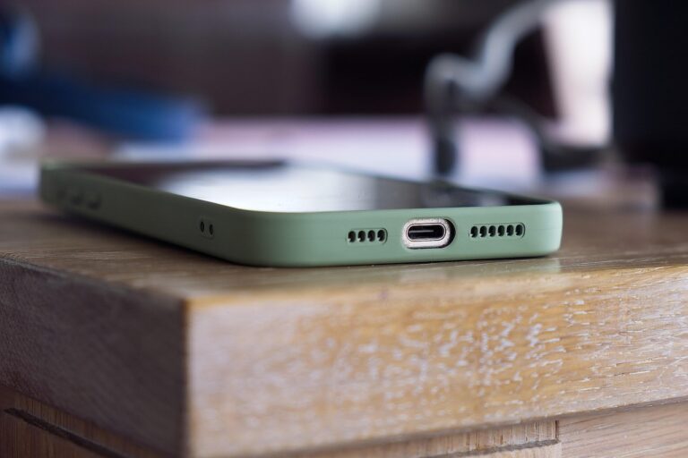 Warum Smartphones langsam laden, obwohl das Ladegerät neu ist